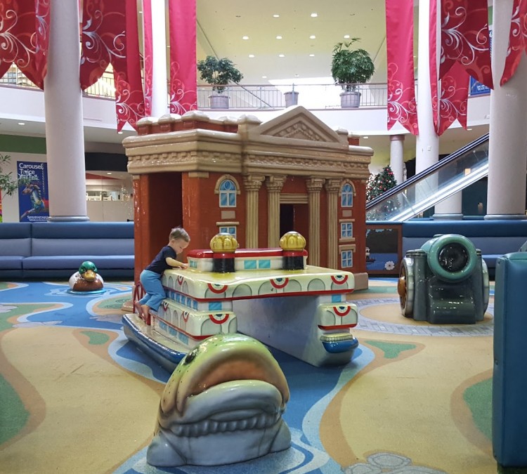 savannah-mall-playground-photo
